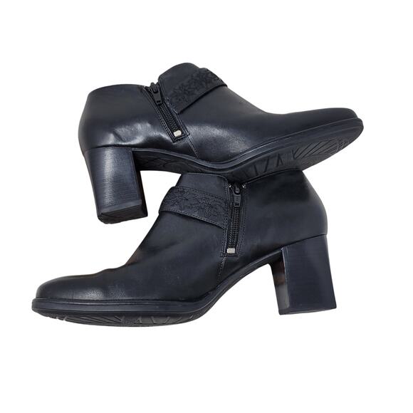 Clarks Artisan Collection Black Leather Upper Ankle Boots Women's 7.5 - Picture 8 of 10